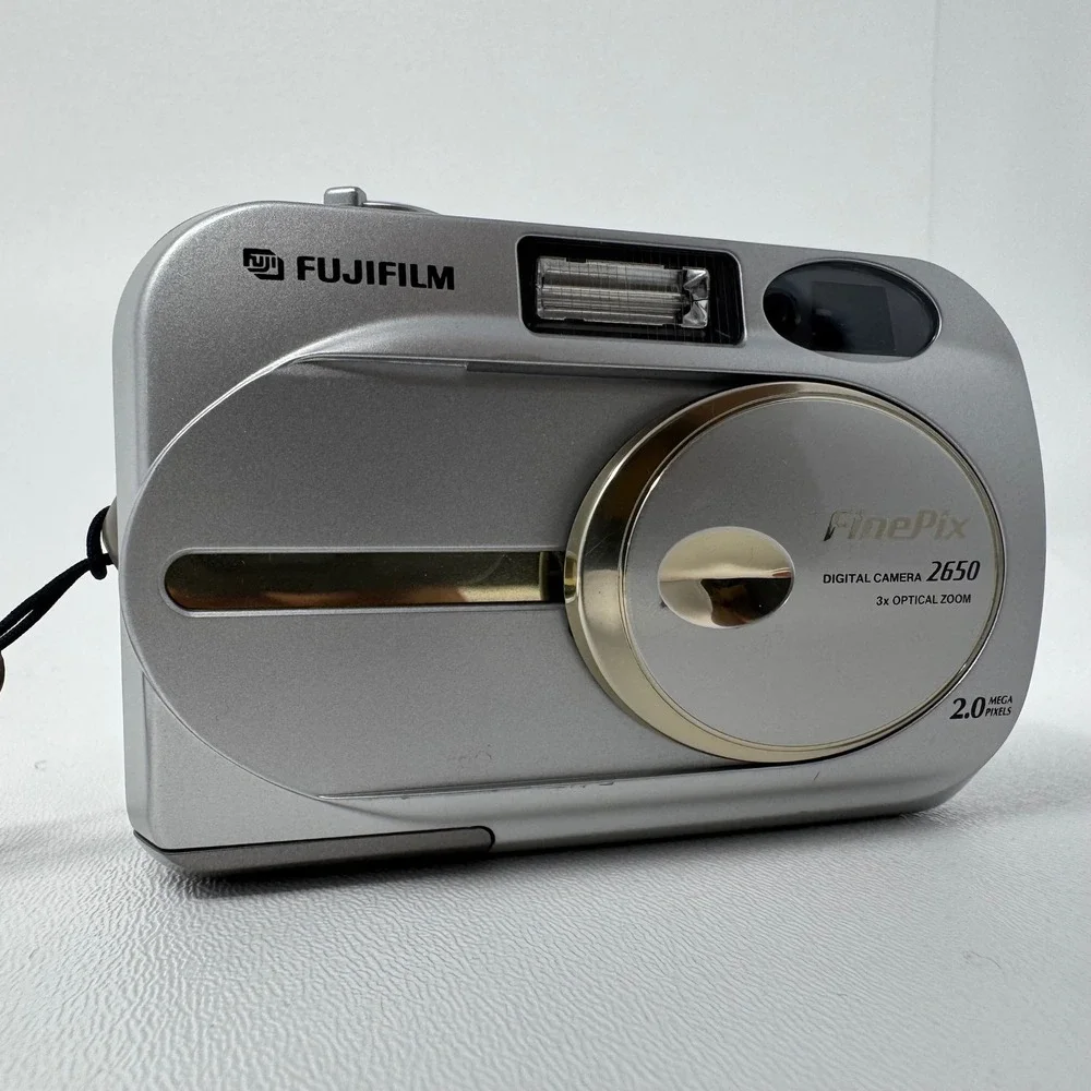 Fujifilm FinePix 2650 Digital Camera 2.0MP 3x Optical Zoom Silver Fujinon Lens